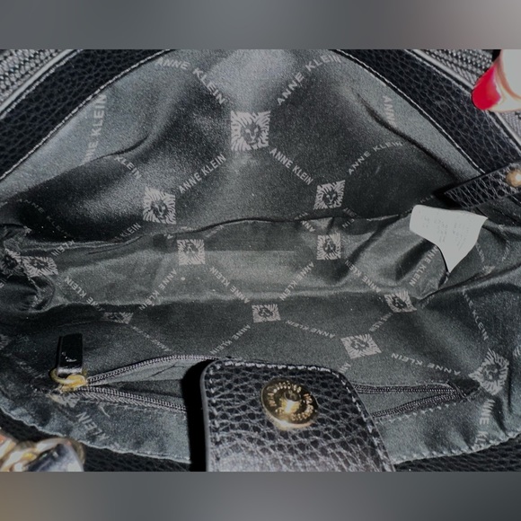 Anne Klein Medium Black Bag - Picture 8 of 10